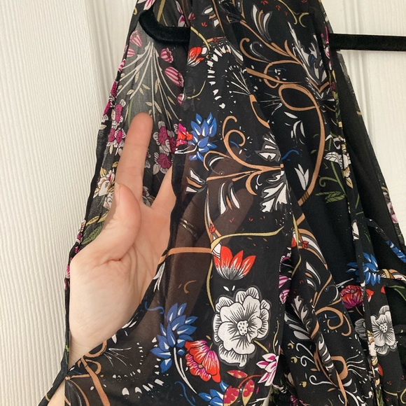 Unique Black/floral Maxi dress - Picture 5 of 5